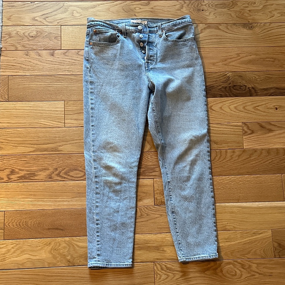 Levi's Women's Light Blue Ankle Jeans